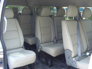 丰田商务车(10-15座)